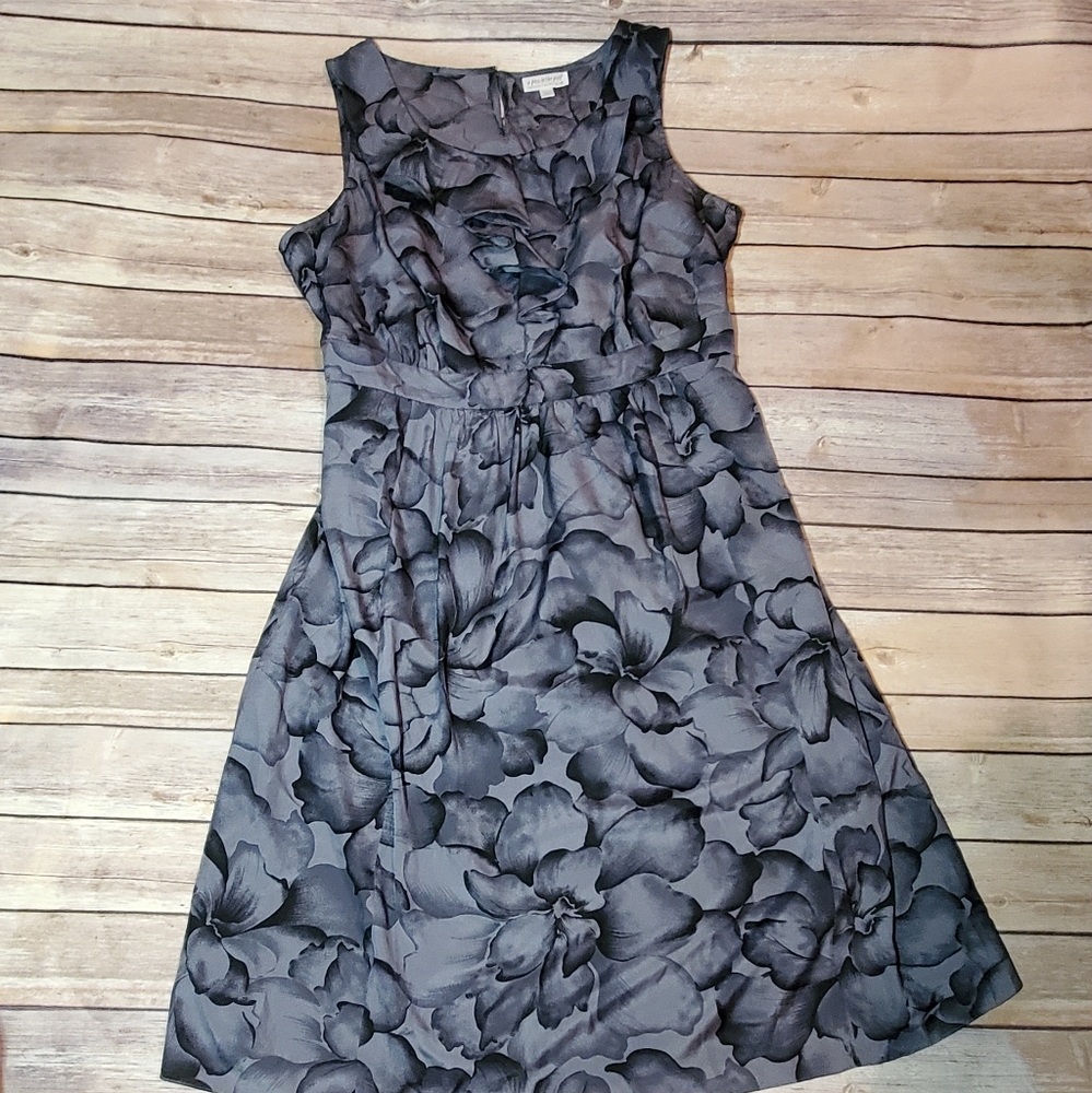 A Pea in the Pod Floral Sleeveless Maternity Dress